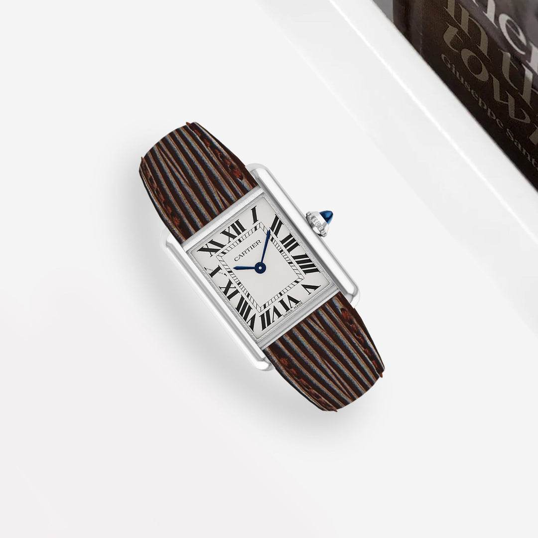 cartier tobacco - Santos de Cartier Watch This Santos de Cartier watch bears a confident 39.5mm case diameter crafted from stainless steel A CARTIER CIGARETTE CASE. -