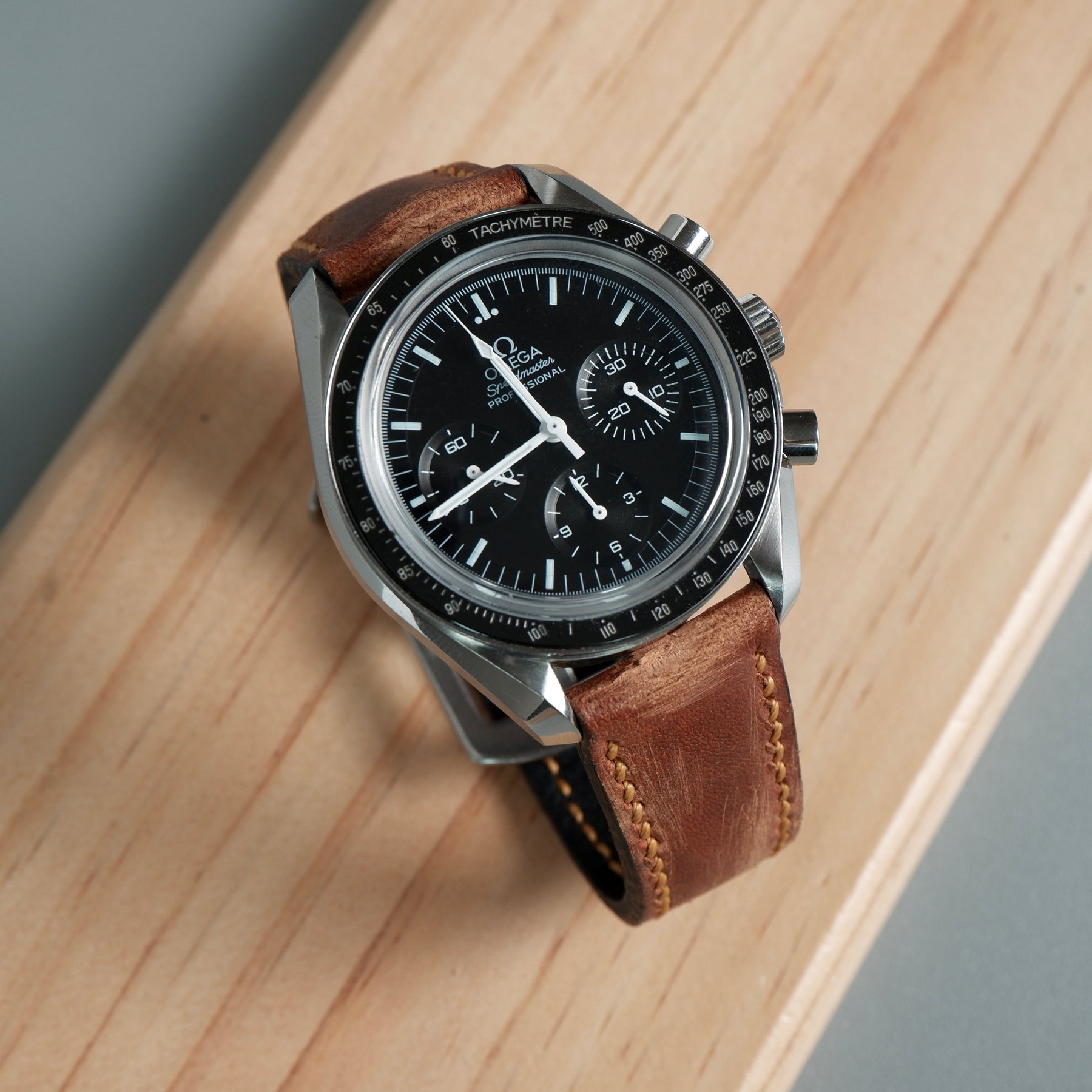 Speedmaster Strap Omega Speedmaster Moonwatch Straps - Pantheon Brown – Liger Straps