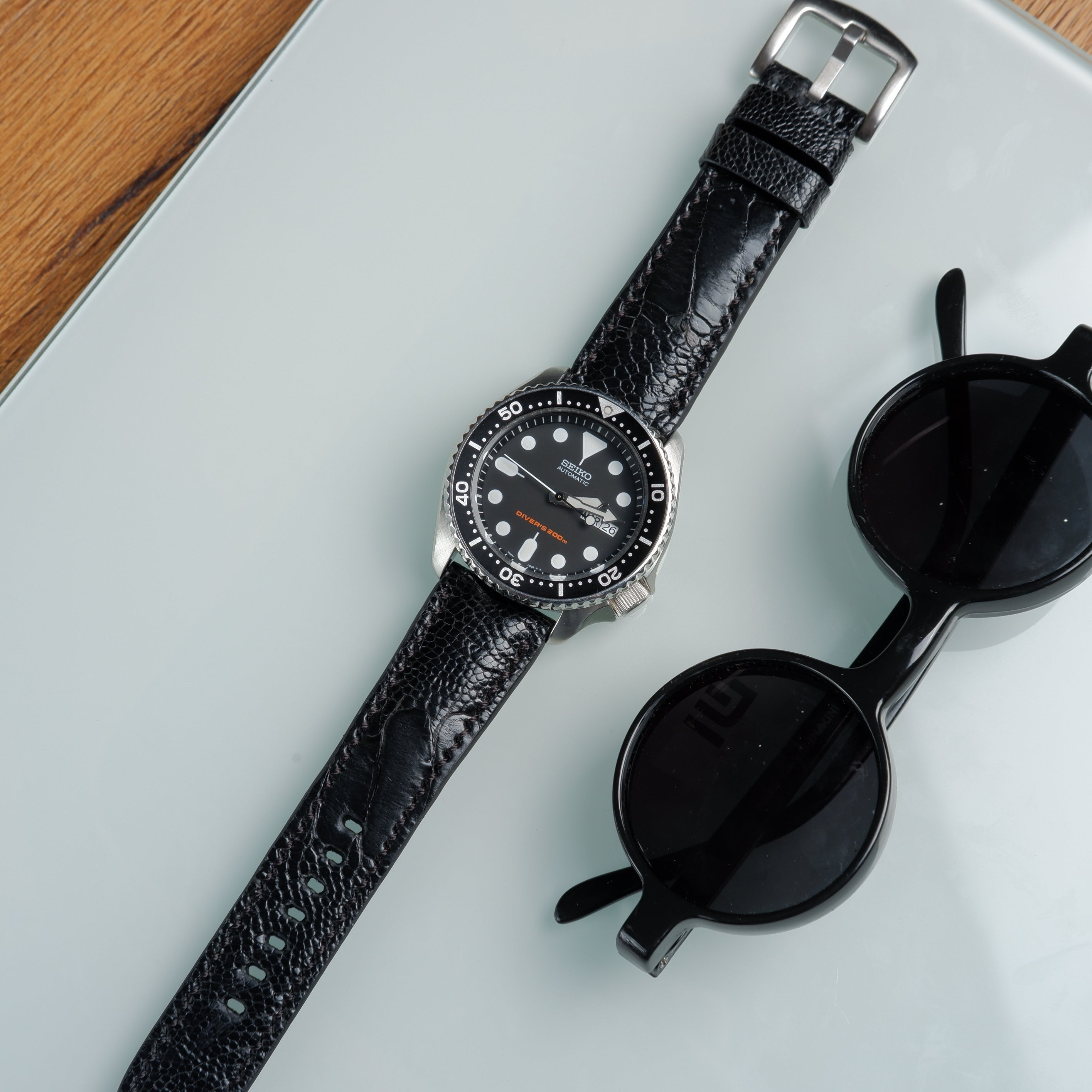 liger-straps-ostrich-black-